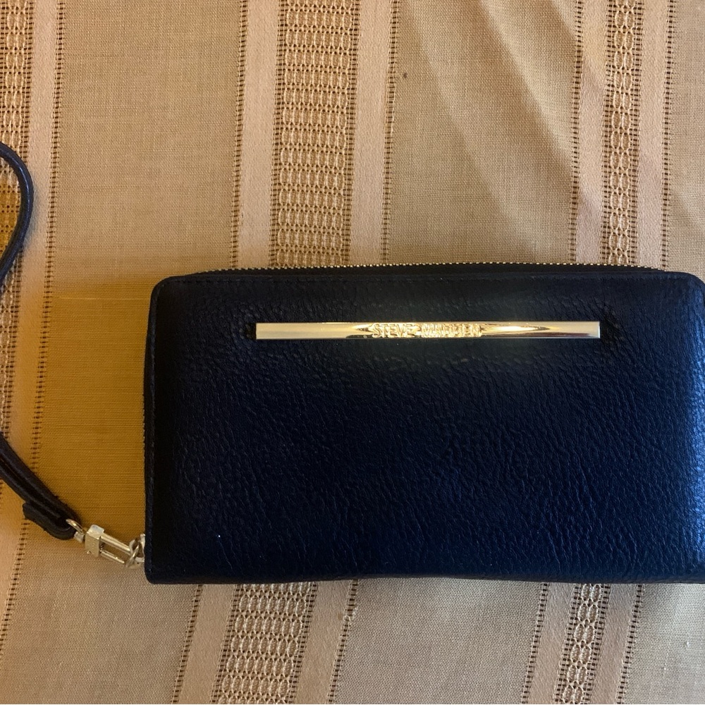 Steve Madden Black Wristlet